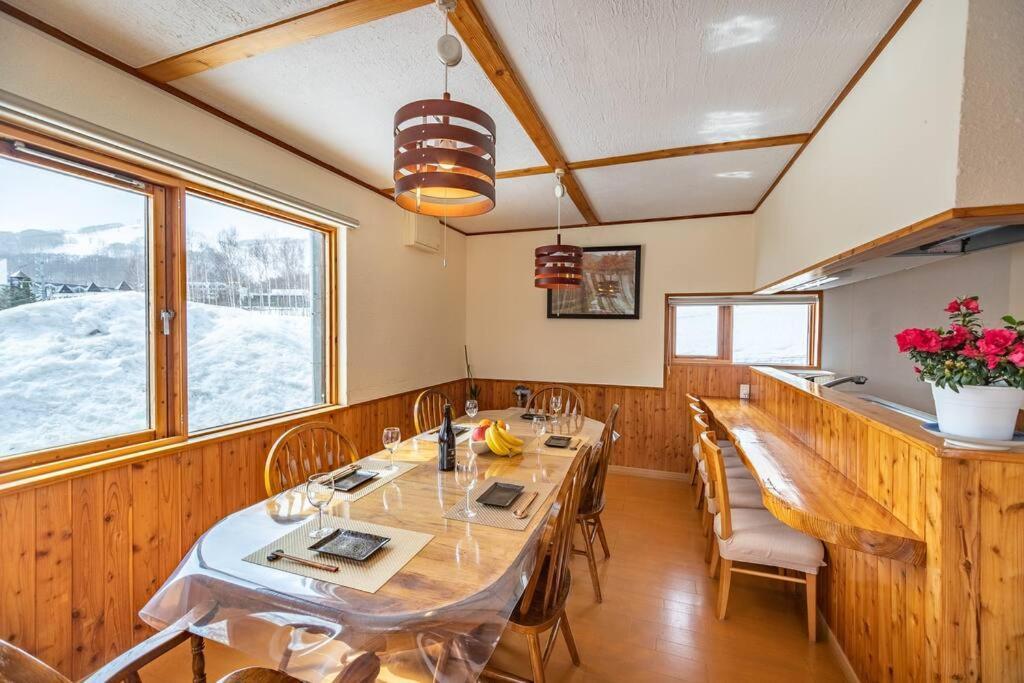 Matsu House With Air Conditioner - 5 Min To Rusutsu Ski Resort Eksteriør billede